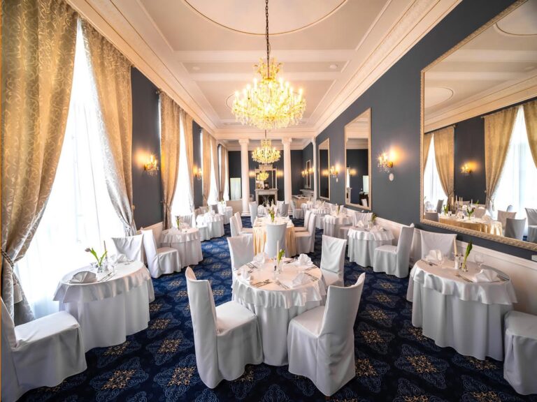 Modra_restaurace