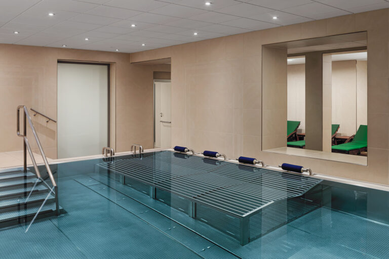 23-52-Harvey_Spa_02