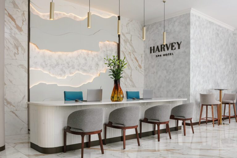 26-30-Harvey_Recepce